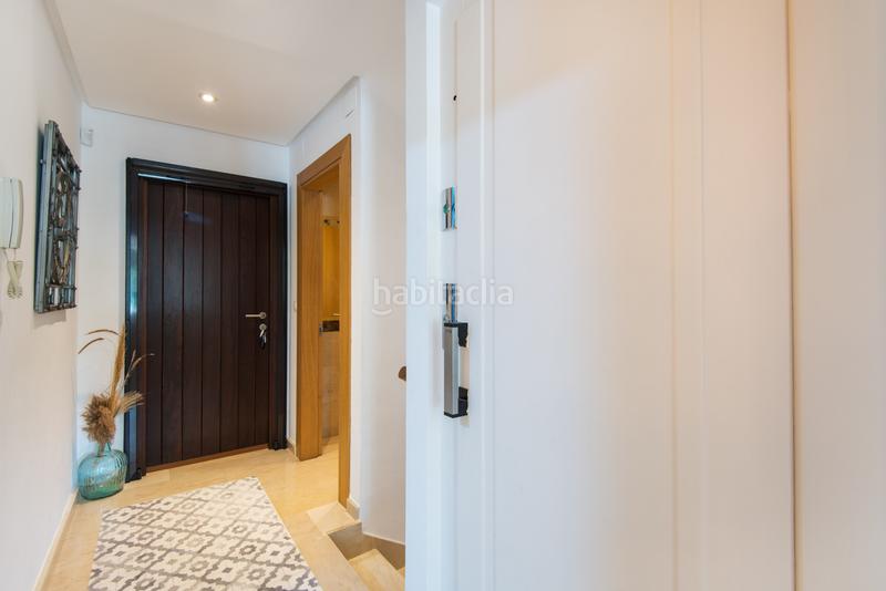 Foto bafe9ab7-2c7e-4aca-89d8-6f308f1ebe58. Casa adossada amb aparcament piscina a Nagüeles Alto Marbella