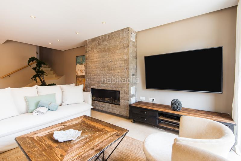 Foto fdb5cceb-e99d-44c3-9d37-b44d7bee5f14. Casa adossada amb aparcament piscina a Nagüeles Alto Marbella