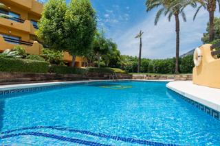 Lloguer Casa adossada a Nagüeles Alto. Estupenda casa para alquiler en nagueles, marbella