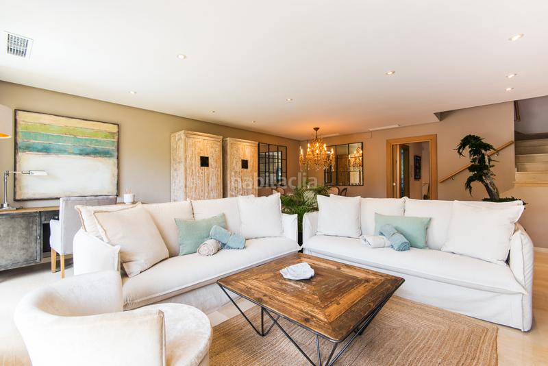 Foto 7656dba9-0e6a-4550-bc2a-166fbc4bd36b. Rent semi detached house with parking pool in Nagüeles Alto Marbella