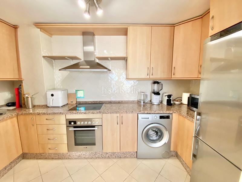 Foto 2efcb801-1b9c-4f22-a39f-b92bb7e5e86e. Àtic amb aparcament piscina a Elviria Marbella