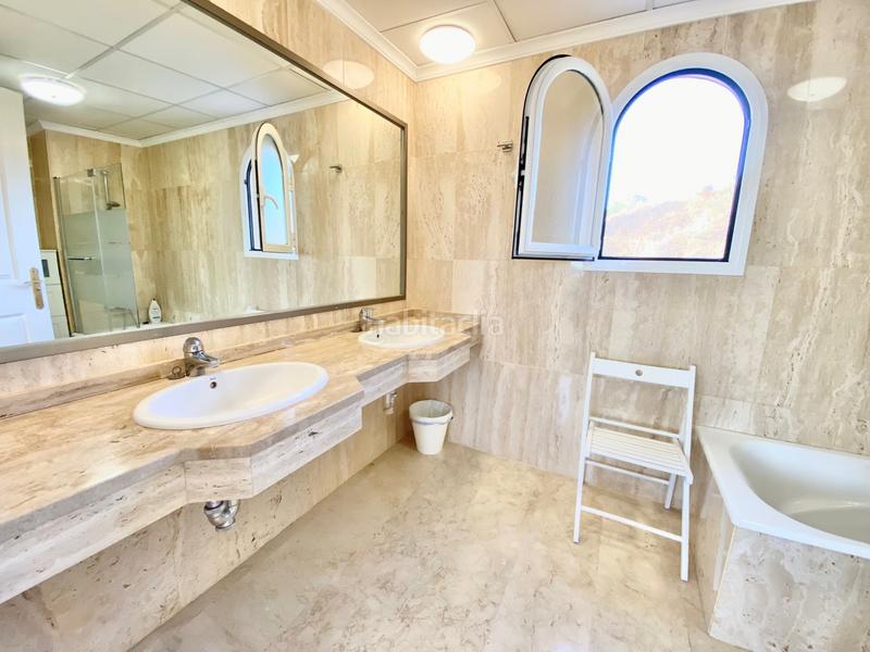 Foto 9373fd2a-e7a1-45de-9796-3ee6a4bee4cf. Àtic amb aparcament piscina a Elviria Marbella