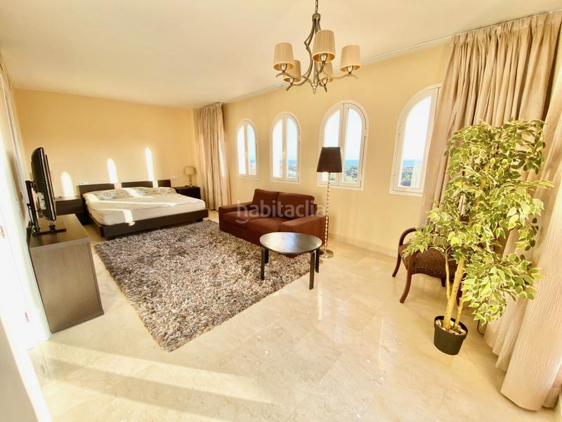 Foto bb7b580c-78fb-4dc3-86f2-561987d951ea. Àtic amb aparcament piscina a Elviria Marbella