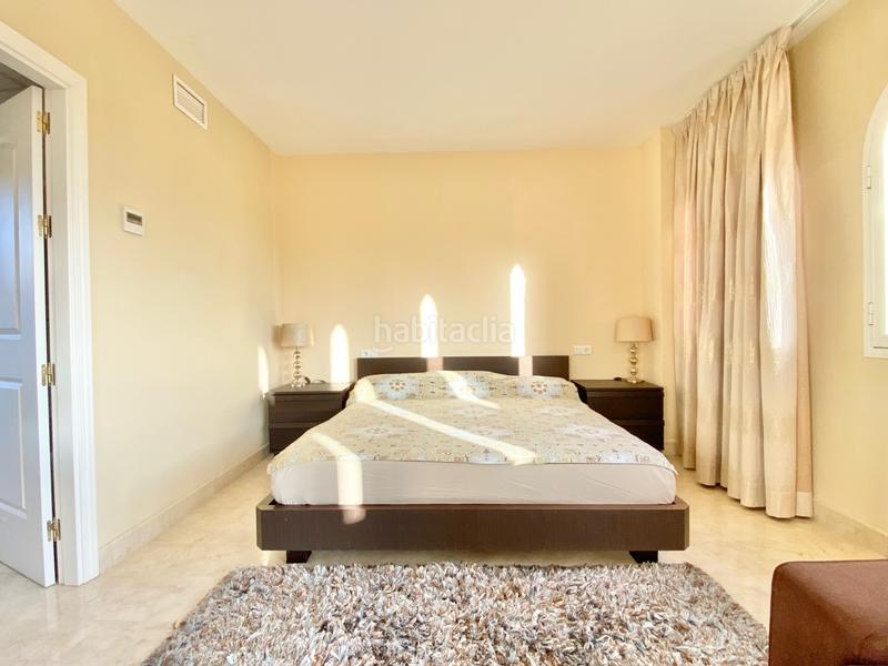 Foto df198281-6825-4552-b6f3-945ff559e025. Àtic amb aparcament piscina a Elviria Marbella