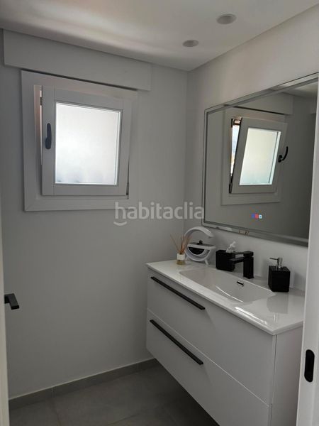 Foto c2c18cd3-81f6-48ce-8bf0-f11756c964a1. Casa adossada amb aparcament piscina a Bello Horizonte - Lindasol Marbella