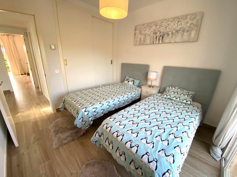 Foto 2045ac20-0530-4ef4-a2be-a68fb84134d5. Rent towny house with parking pool in Paraiso - Barronal Estepona