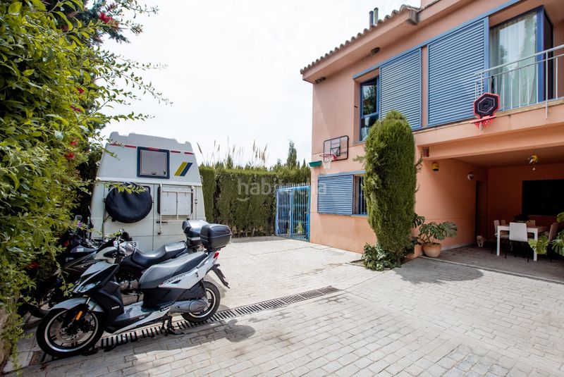 Foto 3ca28a4f-5528-4ee8-ac74-917ee32ced42. Casa aparellada amb aparcament piscina a Los Naranjos Marbella
