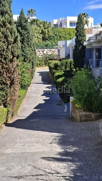 Foto 4f18d9ba-fd43-4d70-9134-3872fb99273d. Casa aparellada amb aparcament piscina a Los Naranjos Marbella