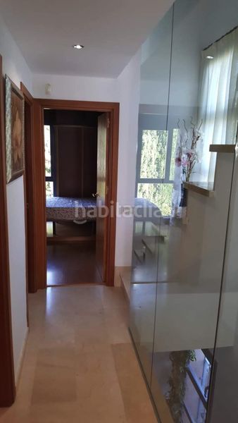Foto 53e27a8e-3117-4082-870e-0431d195873b. Casa aparellada amb aparcament piscina a Los Naranjos Marbella