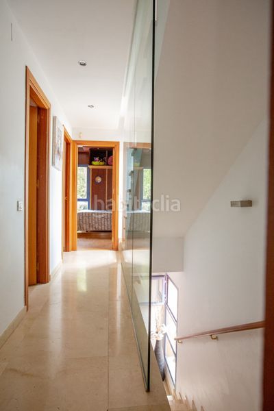 Foto 5e10838a-3333-4a06-b380-c2c89657c03a. Casa aparellada amb aparcament piscina a Los Naranjos Marbella