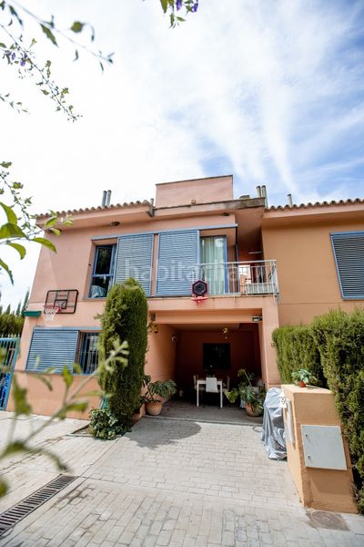 Foto 9a8c8ca3-af86-4f14-b03d-7009f84e5f00. Casa aparellada amb aparcament piscina a Los Naranjos Marbella