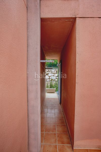 Foto bdaaf191-c848-408c-92fe-a0a828daf488. Casa aparellada amb aparcament piscina a Los Naranjos Marbella