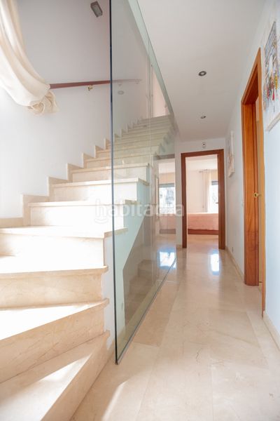 Foto e4e9f0ac-a550-4880-9239-6c602c65b215. Casa aparellada amb aparcament piscina a Los Naranjos Marbella