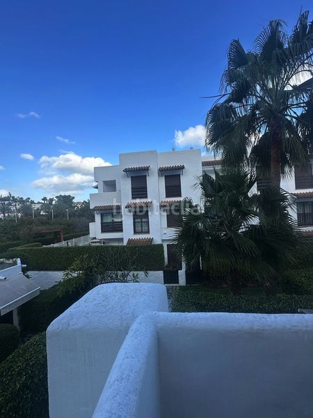 Foto 5945a2d8-fed2-49a0-965d-71e1a4b3b7e1. Apartament amb aparcament piscina a La Concha - Resina Golf Estepona