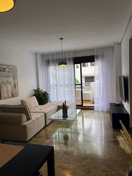 Foto f6d19a4c-0570-4196-a3c9-9c83676dbb83. Apartament amb aparcament piscina a La Concha - Resina Golf Estepona