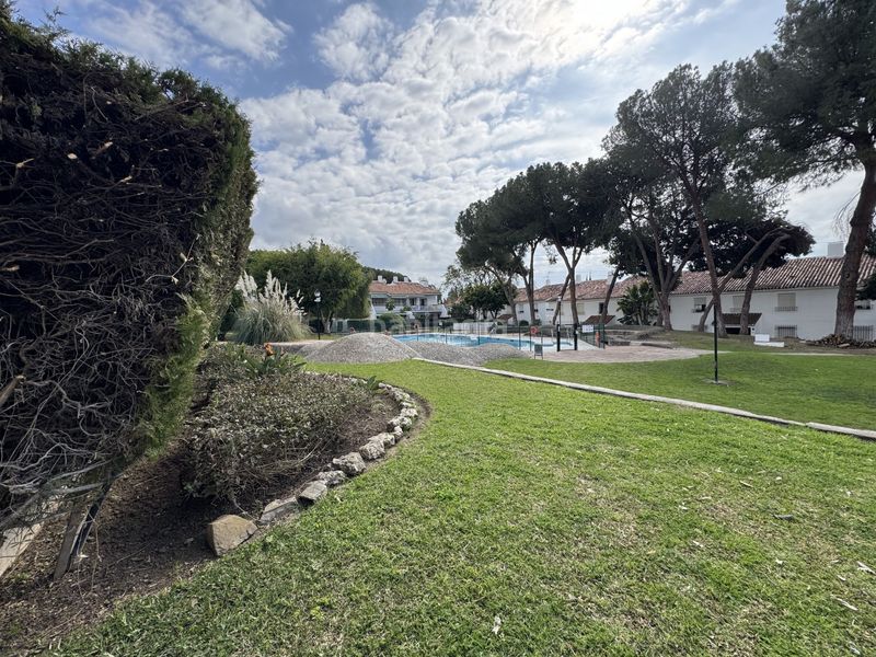 Foto f80eef61-dc32-4822-9b38-886d2273e825. Planta baixa amb aparcament piscina a Nagüeles Alto Marbella