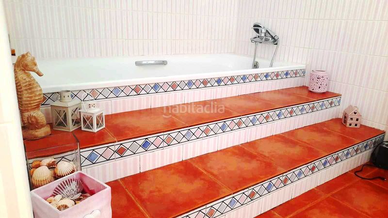 Foto cb09a4c1-8b74-4aca-ba33-bf875863b2bf. Casa amb aparcament a San Enrique-Guadiaro-Pueblo Nuevo Sotogrande