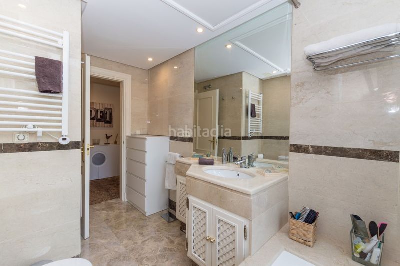 Foto 198e5110-d277-4e78-b10a-d977c983a552. Apartament amb aparcament piscina a Nueva Andalucía centro Marbella