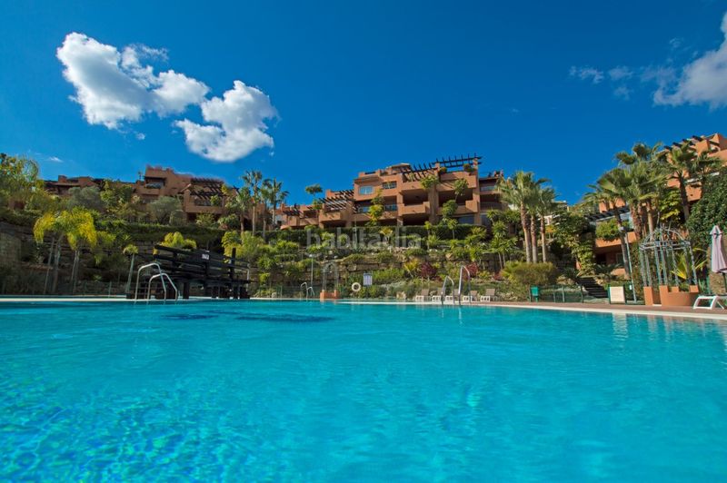 Foto 35459e00-1f0a-4a4f-8985-f8cea740335e. Apartament amb aparcament piscina a Nueva Andalucía centro Marbella