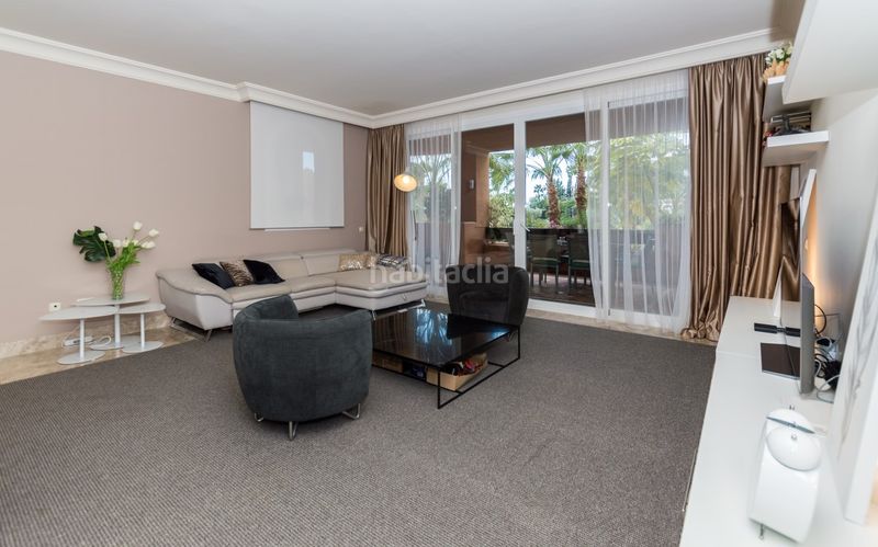 Foto 3965e11a-30d2-4855-8c31-45051c83f79b. Apartament amb aparcament piscina a Nueva Andalucía centro Marbella