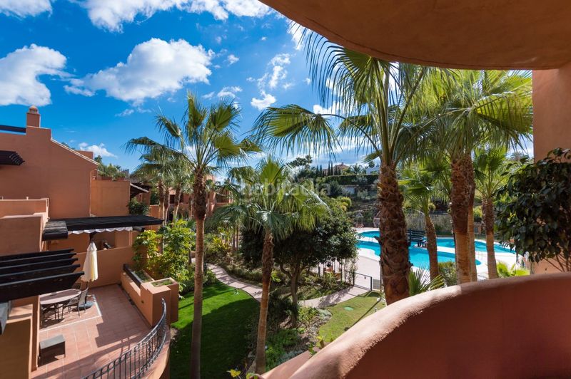 Foto 3ce6f541-59a4-4e40-81bd-78bf5a5b42f1. Apartament amb aparcament piscina a Nueva Andalucía centro Marbella