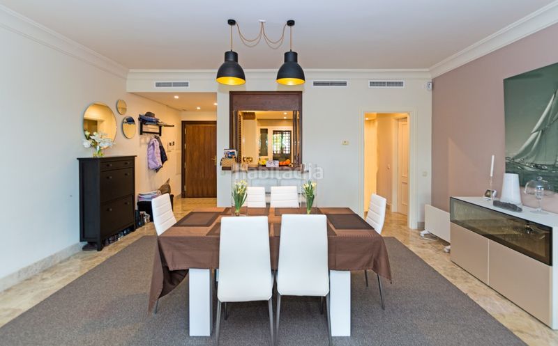 Foto b12c20fc-672f-4863-b9fe-2d24dcf3d2b1. Apartament amb aparcament piscina a Nueva Andalucía centro Marbella