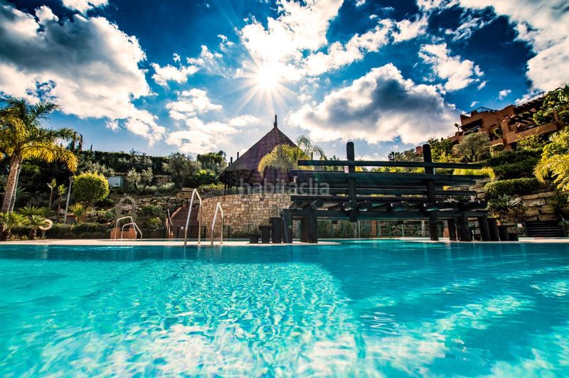 Foto b85a501e-83c4-4a3f-af66-b1bac89ccef4. Apartament amb aparcament piscina a Nueva Andalucía centro Marbella