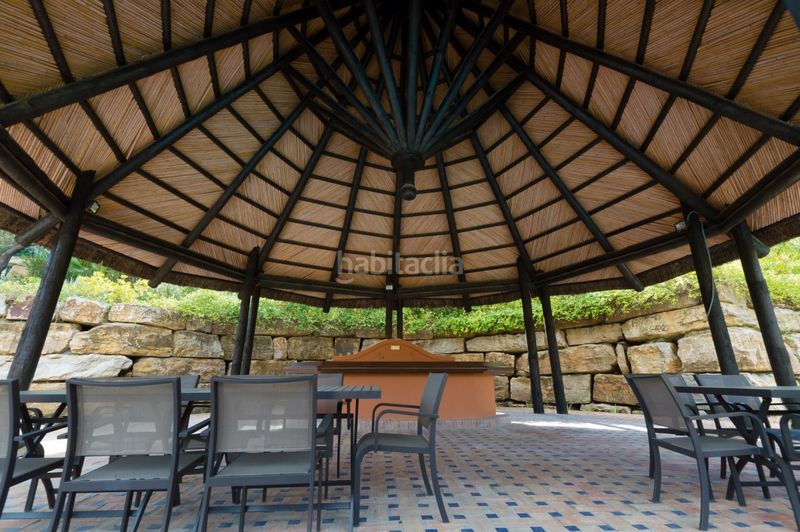 Foto dc03aa6f-932b-4ae4-a88a-a5be408faefb. Apartament amb aparcament piscina a Nueva Andalucía centro Marbella