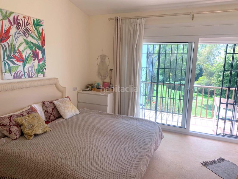 Foto 3b53fe89-85f7-4820-b76d-9c877ef98f6c. Casa adossada amb aparcament piscina a Nueva Atalaya Estepona