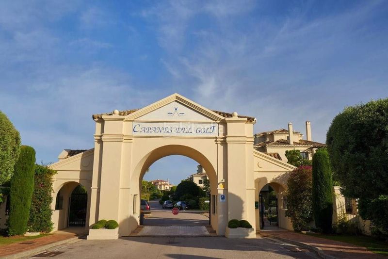 Foto 5f0ddfd0-b4f9-4228-9e7f-42b67b371d95. Planta baixa amb aparcament piscina a los arqueros - puerto del almendro Benahavís