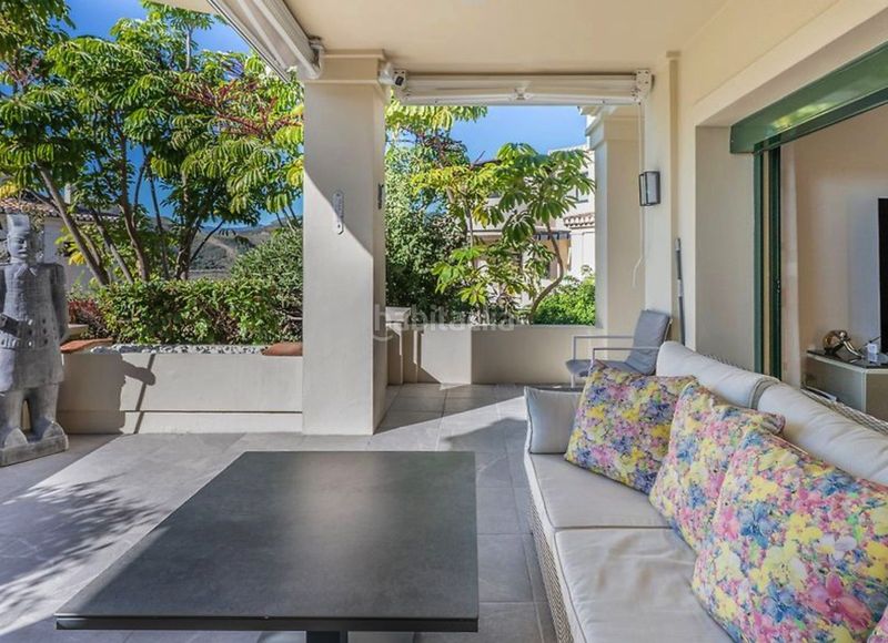 Foto ea775077-f4c6-4903-b203-6976c68e626b. Planta baixa amb aparcament piscina a los arqueros - puerto del almendro Benahavís