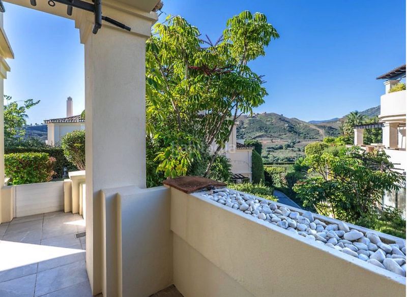 Foto eba5db23-e045-4443-abc1-b366fd164bcc. Planta baixa amb aparcament piscina a los arqueros - puerto del almendro Benahavís