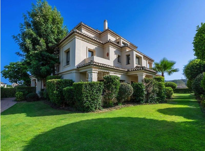 Foto fb95c0b6-fc8e-470b-a832-94abfd2cdbe3. Planta baixa amb aparcament piscina a los arqueros - puerto del almendro Benahavís