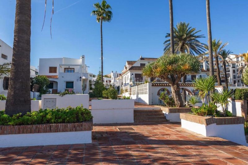 Foto 779716ca-7534-40f7-879c-1ea37ed3abcf. Casa aparellada a Puerto de la Duquesa Manilva