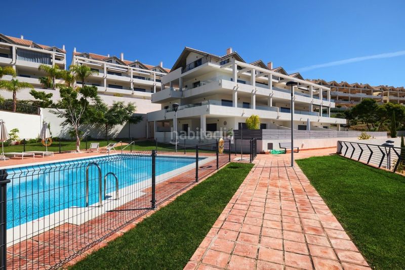 Foto 36032bf0-edf2-4b2b-b431-cd5270817057. Planta baixa amb aparcament piscina a La Concha - Resina Golf Estepona