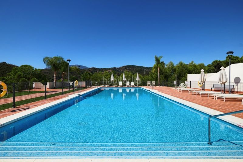 Foto bc278172-5f55-4899-9475-b7d2e66c4822. Planta baixa amb aparcament piscina a La Concha - Resina Golf Estepona