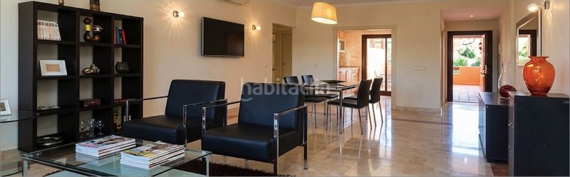 Foto 47e25f81-c36d-4ac4-938a-ee475f67bce6. Apartament amb aparcament piscina a Buenas Noches Estepona