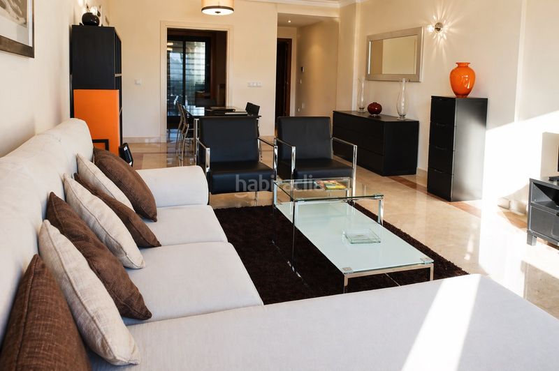 Foto 606e7165-fc7e-46d7-8f3e-6034650c03e0. Apartament amb aparcament piscina a Buenas Noches Estepona