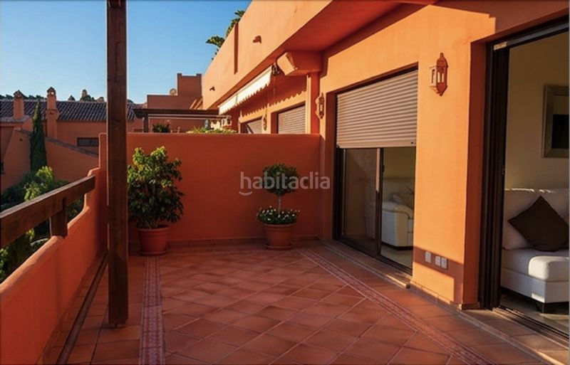 Foto c967bcc8-103e-46e1-be85-bb193b984372. Apartament amb aparcament piscina a Buenas Noches Estepona