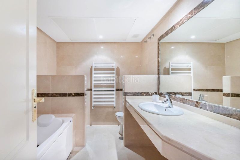 Foto 1325a945-320b-4499-9356-750edd1b8a61. Planta baixa amb calefacció aparcament piscina a Marbella