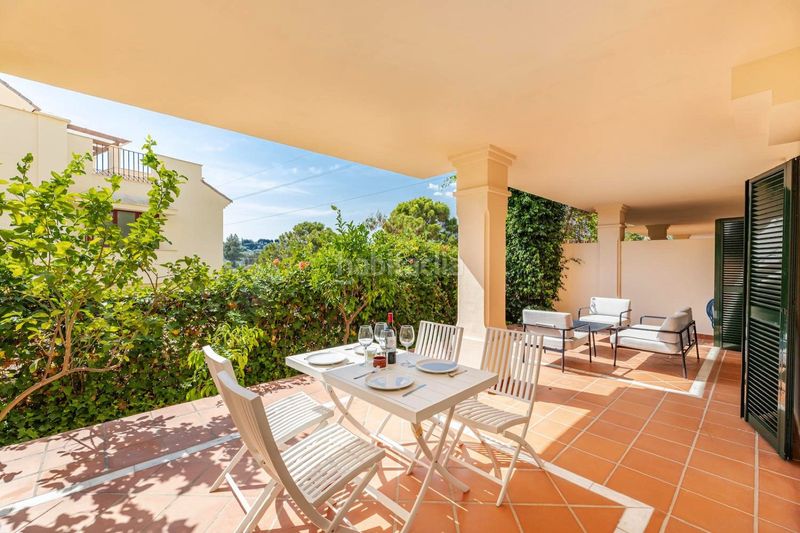 Foto b7fd5744-aa30-4ef4-b287-524dac63e53c. Planta baixa amb calefacció aparcament piscina a Marbella