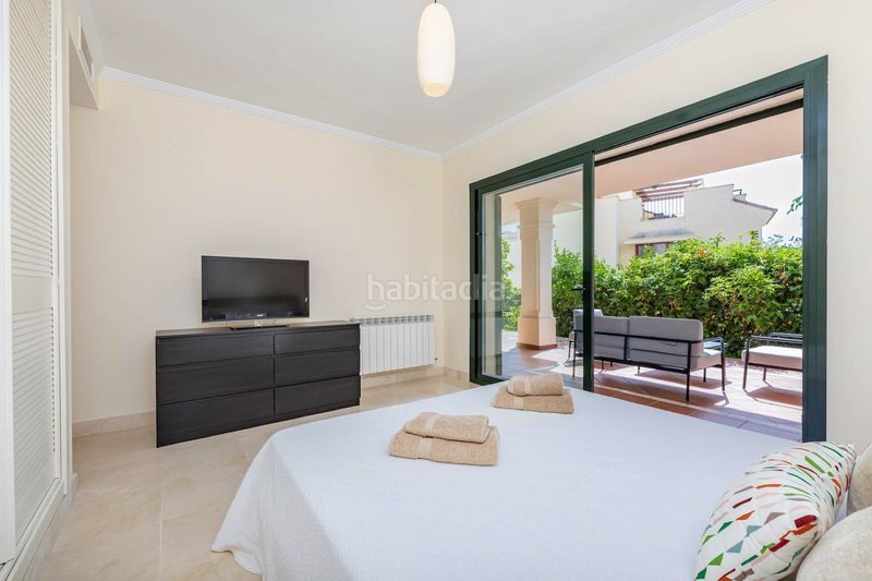 Foto e1ed716b-cacd-46ae-9fb4-f1e27e979ba1. Planta baixa amb calefacció aparcament piscina a Marbella