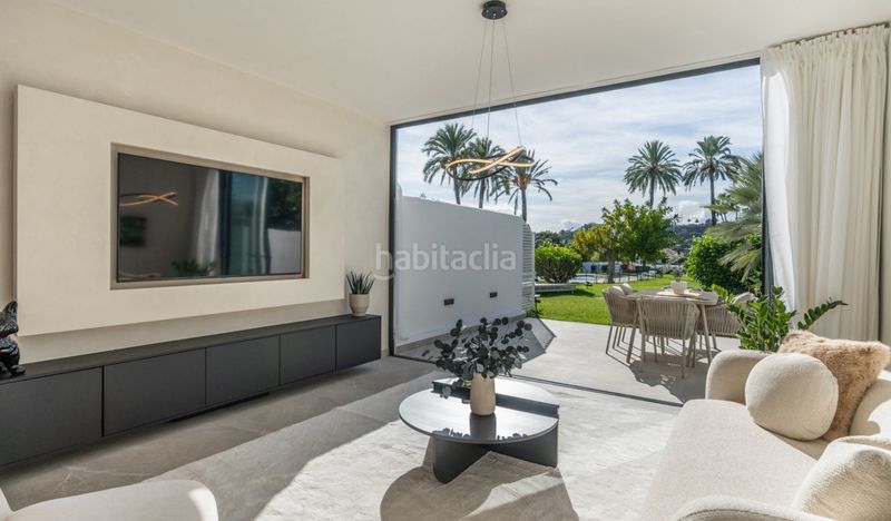 Foto 3cef27e9-8089-4abc-9475-fa68588ddb2c. Casa adossada amb aparcament piscina a Aloha Marbella