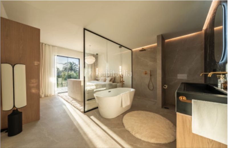 Foto acc8519b-2235-4e74-8054-2dbb8fbfacb0. Casa adossada amb aparcament piscina a Aloha Marbella