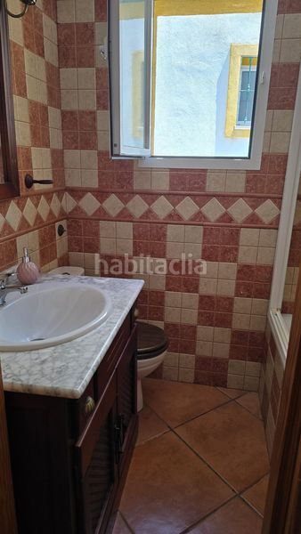 Foto b42a17f1-e133-4cae-acb7-d5dbf4959041. Casa adossada amb aparcament a Bello Horizonte - Lindasol Marbella