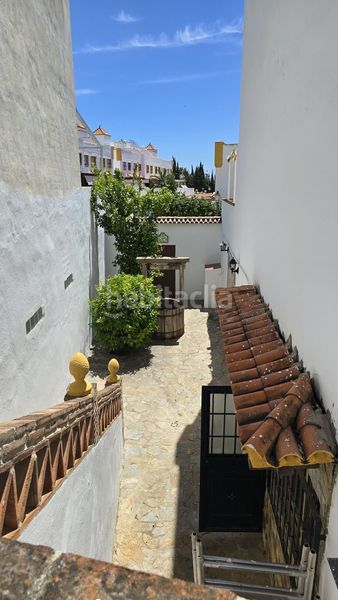 Foto b62946a1-cbe8-4a07-b859-909644e1f613. Casa adossada amb aparcament a Bello Horizonte - Lindasol Marbella