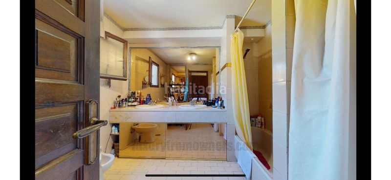 Foto 5cc4a702-69ad-426a-a15c-81ac02f21d18. Casa aparellada amb aparcament piscina a Valdeolletas - Las Cancelas - Xarblanca Marbella