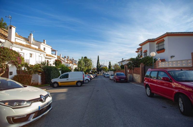 Foto 5ec34e85-78f9-4fc3-86c9-c55aa482190d. Casa aparellada amb aparcament piscina a Valdeolletas - Las Cancelas - Xarblanca Marbella