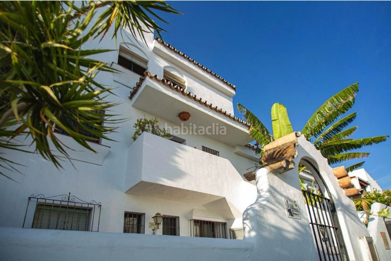 Foto 74b755bf-3cde-4819-8efe-fbf85d2b645a. Casa aparellada amb aparcament piscina a Valdeolletas - Las Cancelas - Xarblanca Marbella