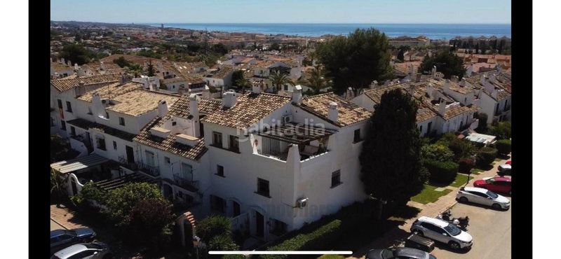 Foto b5095c2c-e70b-42ae-8c8f-43e01254feb2. Casa aparellada amb aparcament piscina a Valdeolletas - Las Cancelas - Xarblanca Marbella